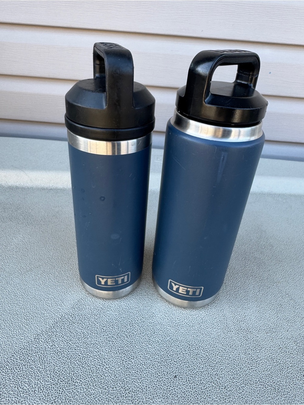 Yeti Water Bottles in Navy 18oz & 26oz Set of 2